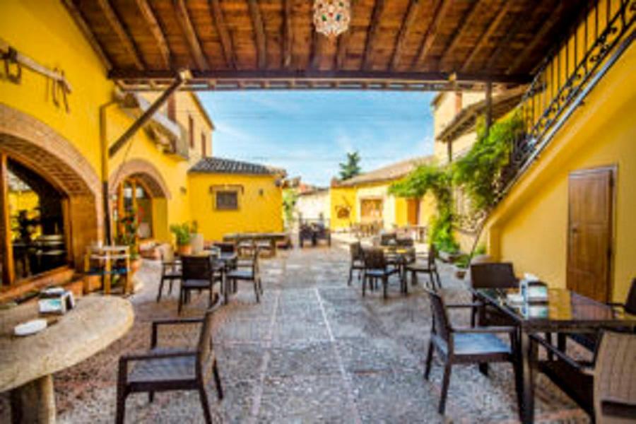 La Hosteria De Оропеса Екстер'єр фото